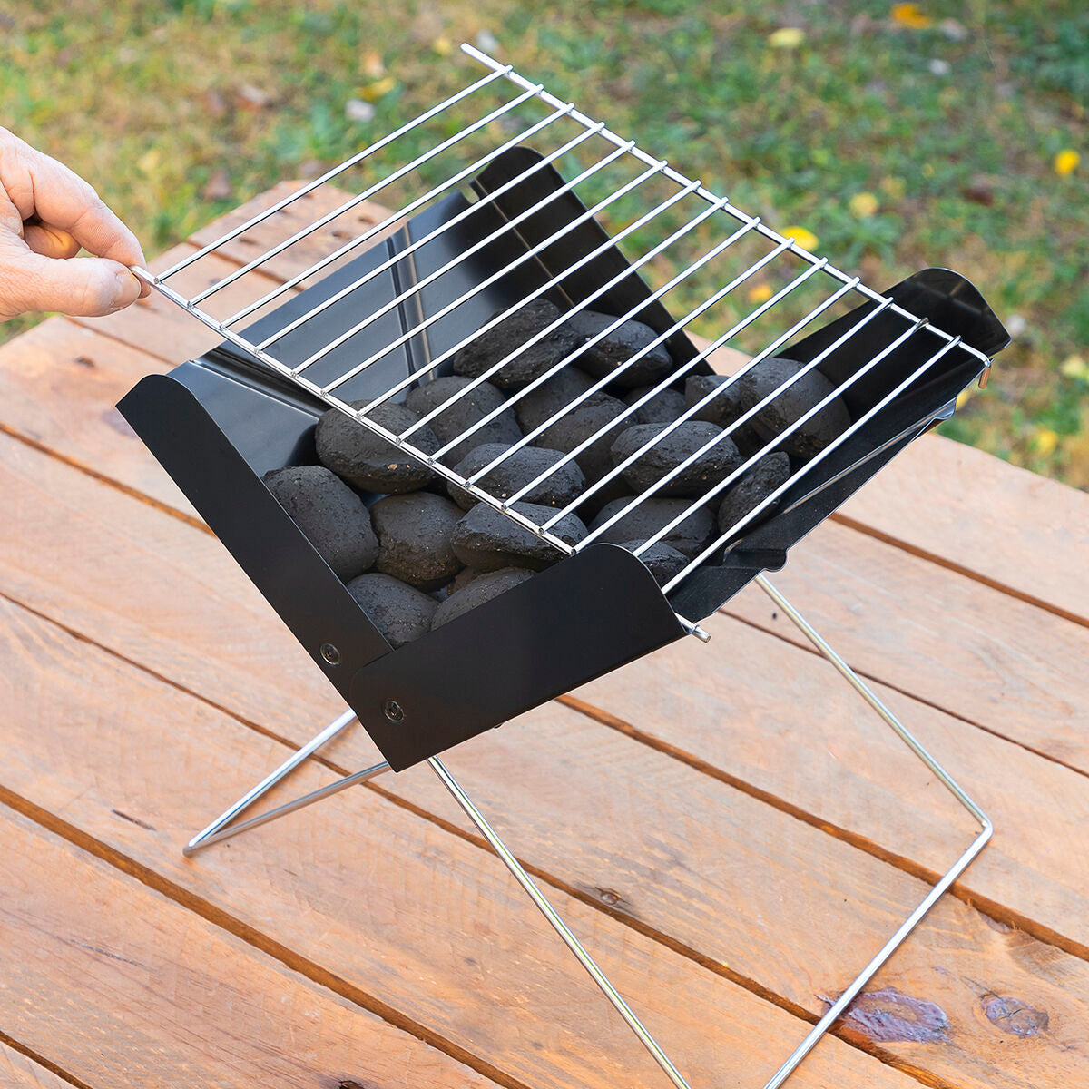 Mini-barbecue Pliable Portable pour Charbon Foldecue InnovaGoods